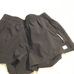 Vuori size Small black shorts